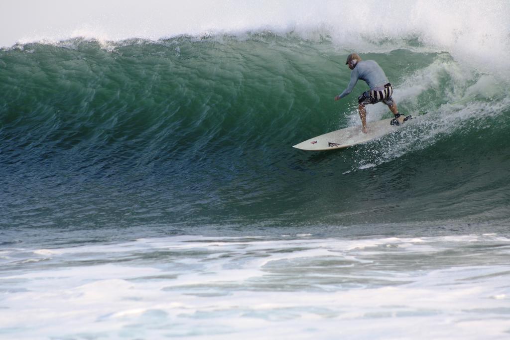 Punta Roca Surf Resort ラ・リベルタード エクステリア 写真